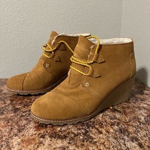 Toms Tan Suede Wedges Women’s size 9